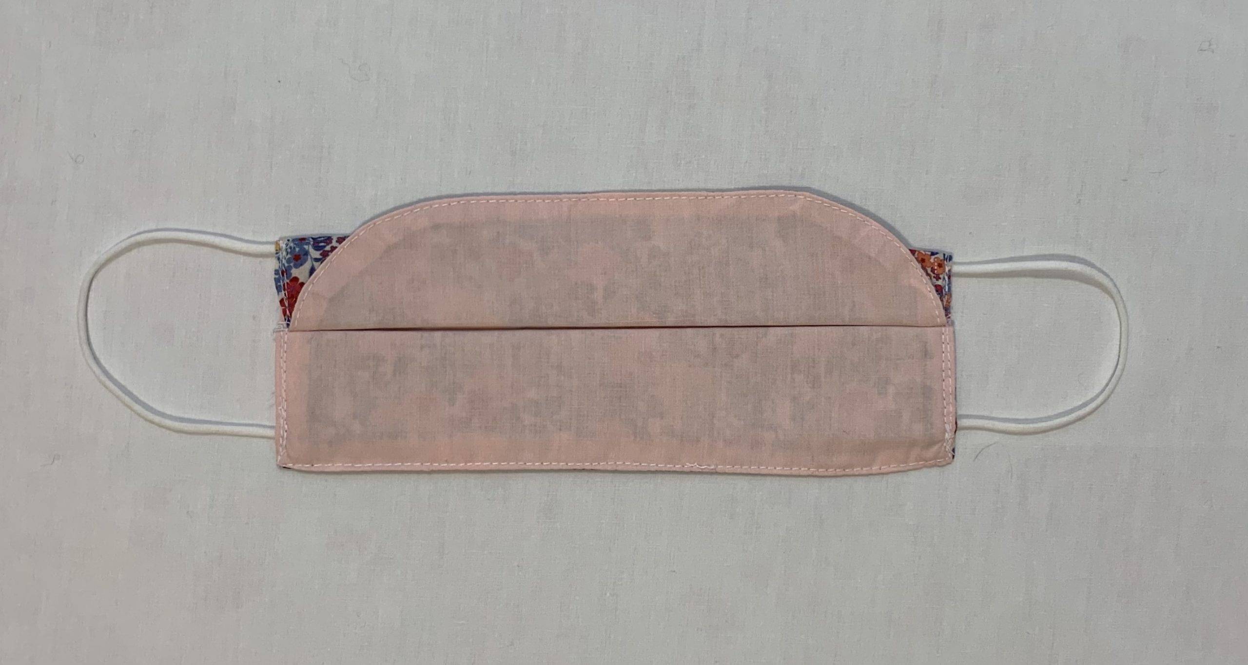 Masque Femme fleurs fond bleu â Image 2