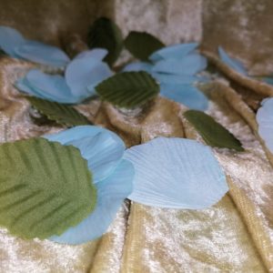 Pétales de roses en tissu