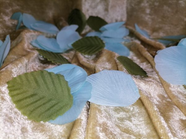 Pétales de roses en tissu – Image 2
